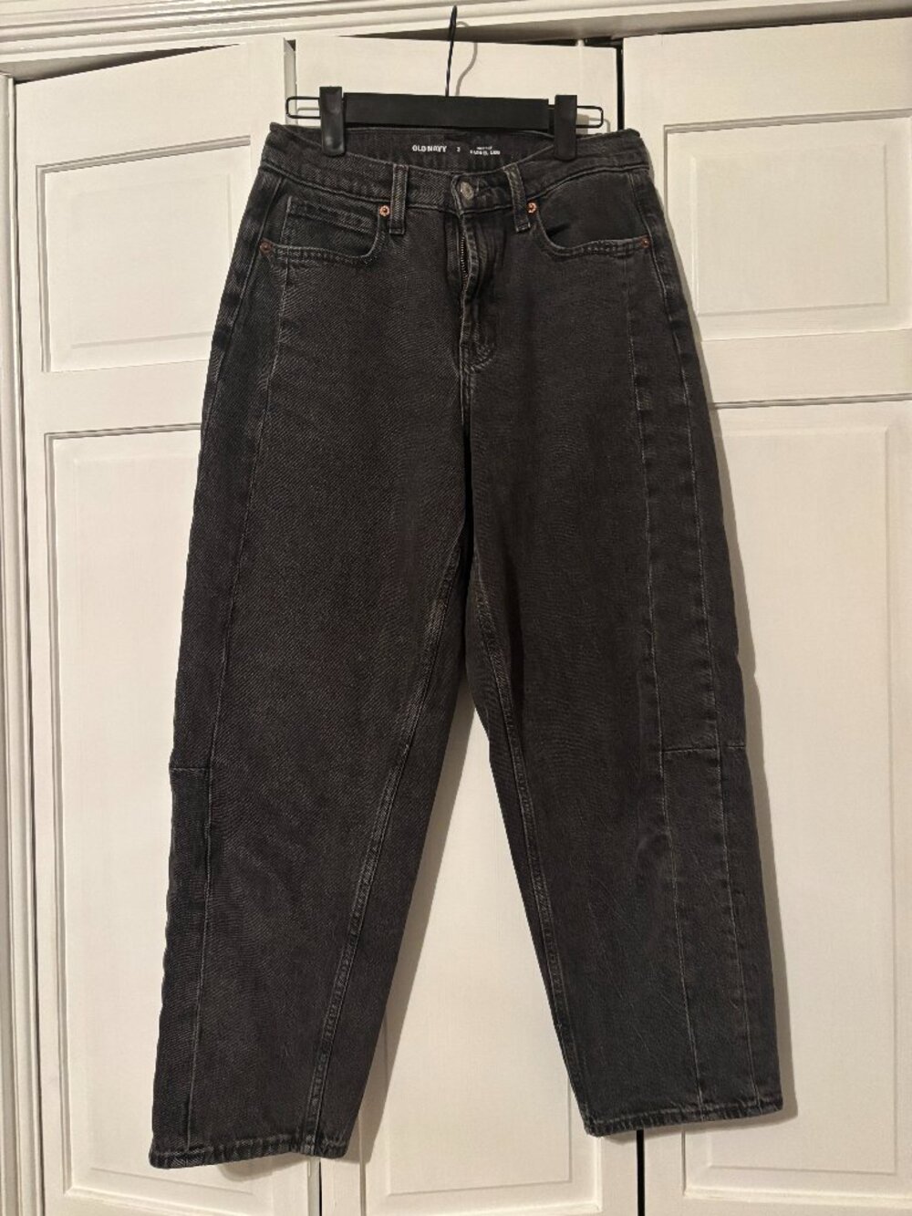 Old Navy High-Rise Barrel Leg Jeans - Black